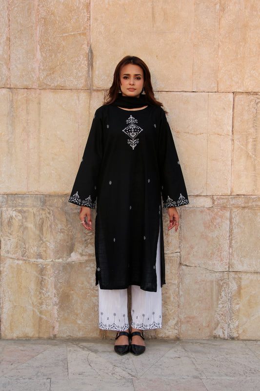 MIDNIGHT WHITE EMBROIDERED KHADDAR SUIT (2-PIECE)