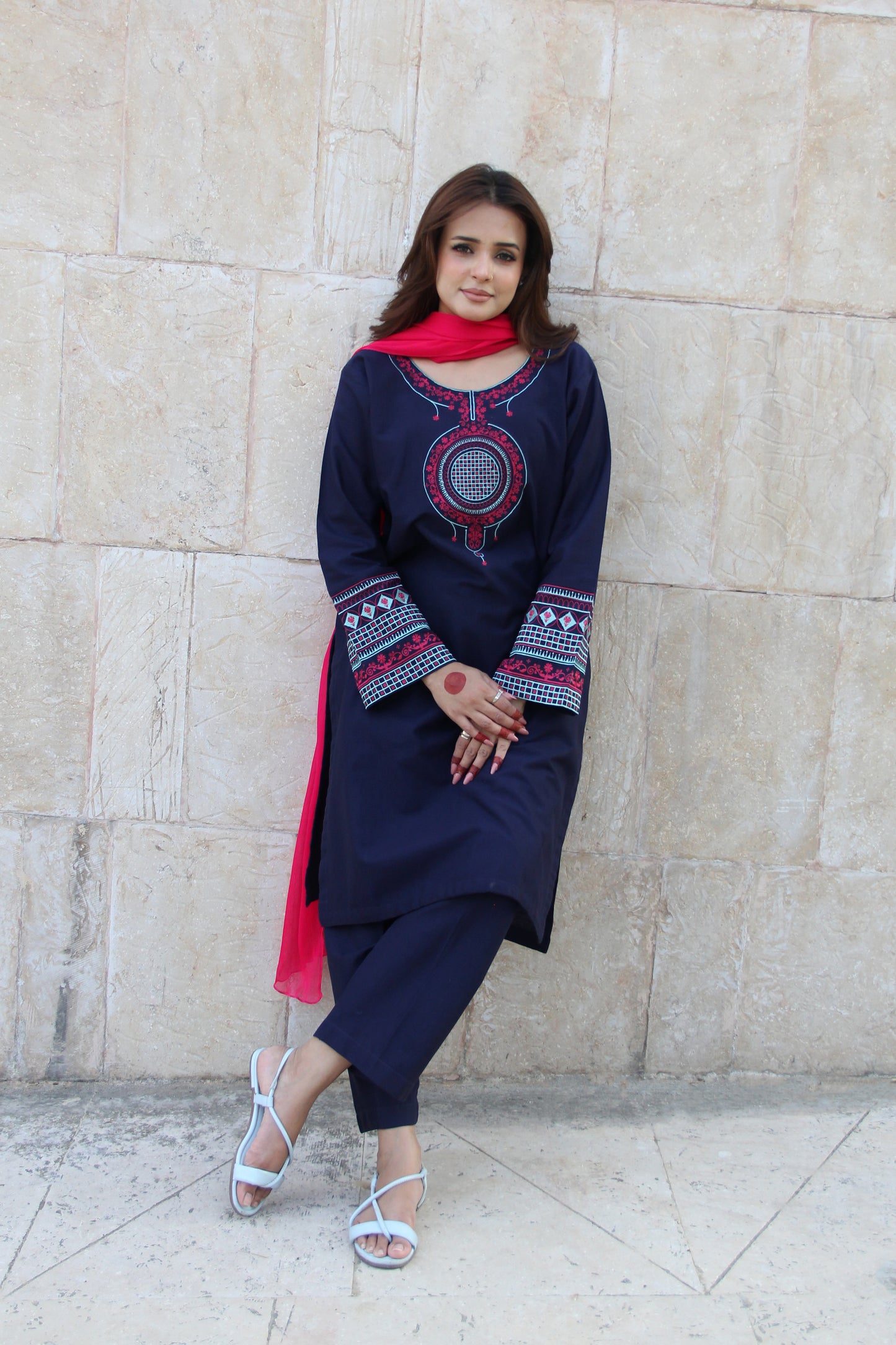 NAVYNEST EMBROIDERED KHADDAR SUIT (2-PIECE)