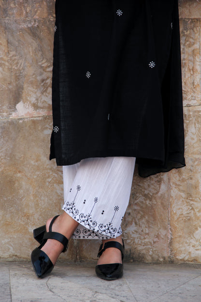 MIDNIGHT WHITE EMBROIDERED KHADDAR SUIT (2-PIECE)