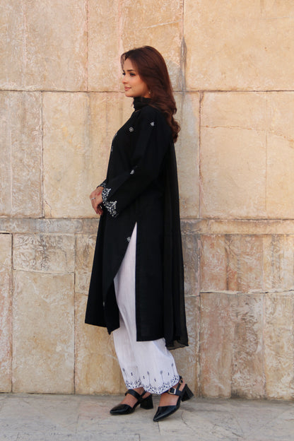 MIDNIGHT WHITE EMBROIDERED KHADDAR SUIT (2-PIECE)